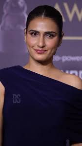 Fatima's white saree look today even outshined Aishwarya's iconic  Mohabbatein look 😍 #FatimaSanaShaikh #SareeGoals #bollywood #actress  #fashion