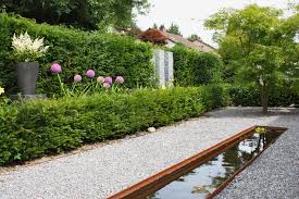 Garten Mit Wasserbecken Parc S Gartengestaltung In 2020 Pflegeleichter Garten Vorgarten Gestalten Garten