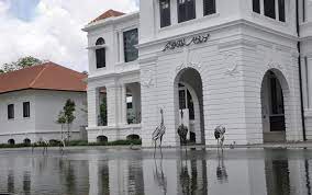 Muzium sultan abu bakar) is a museum in pekan district, pahang, malaysia. Mari Melawat Muzium Sultan Abu Bakar Pekan Pahang Eratuku
