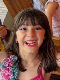 Que honra te ter como Daminha, Filha. 💞 Um dia uma criança me parou… e  perguntou no meio de um sorriso o que é preciso para ser feliz? Amar como  Jesus amou