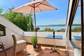 Die Haustierfreundliche Ferienwohnung Mit Seeblick Und Dachterrasse In Uuml Berlingen Begr Uuml Szl Ferienwohnung Ferienwohnung Am See Bodensee Ferienwohnung