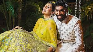 Jasprit bumrah wedding pictures went viral on social media after he married the love of his life, sanjana ganeshan in a private setting. Video Of Jasprit Bumrah Dancing With Wife Sanjana Goes Viral Tamil News Indiaglitz Com