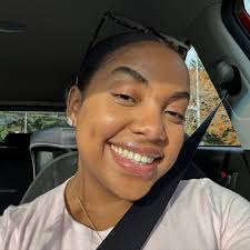 Who provides silk press services for African American hair texture?