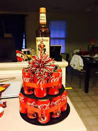 Torte Aus Dosen Basteln Ausgefallene Ideen Fur Geschenke Fur Manner Geschenkideen Selbstgemacht Bierdosenkuchen Cola Kuchen