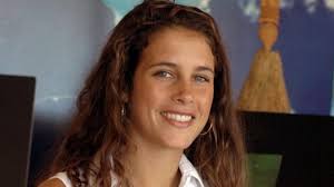 Cette saison a été diffusée du vendredi 6 juin 2003 au vendredi 29 août 2003 sur tf1. Clemence Castel Koh Lanta Revele Etre Tombee Amoureuse D Une Femme