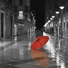 Black And White Pictures With Red Umbrella Red Umbrella On A Very Wet Black And White Street Creatief