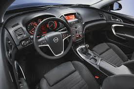 2021 opel insignia'nın ülkemizde satılan en baz modelinde dahi takip mesafesi göstergesi ,ön çarpışma ikazı ,şerit koruma özelliği ile şerit ihlali uyarı sistemi ,yaya tanıma özelliği ile aktif acil frenleme sistemi gibi. Opel Insignia A Cockpit Der Vor Facelift Version Worauf Man Bei Gebrauchten Opel Insignia Achten Muss Ratgeber News 209351547