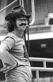 20 de marzo 1939, en brooklyn, nueva york, como lawrence ira kahn) es un intérprete de salsa, compositor y productor. Larry Harlow At Rehearsal At Yankee Stadium In The Bronx For The August 24 1973 Fania All Stars Concert Salsa Music Latin Music Singer
