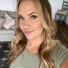 Wilma Lewter's Instagram, Twitter & Facebook