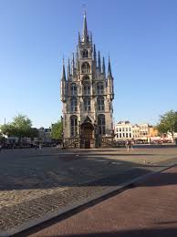 Op deze borden leest u ook of er nog vrije parkeerplaatsen zijn. Centrum Dordrecht Zeilen Naar De Azoren