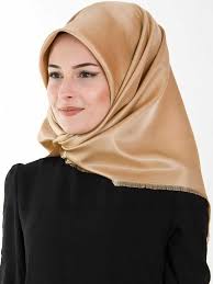 Kroren Tafta Esarp Modelleri Moda Tesettur Giyim Moda Esarp Giyim