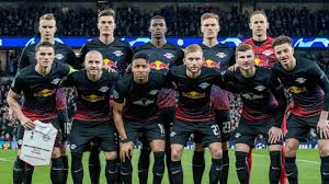 Jun 30, 2021 · kommende woche steigt bundesligist rb leipzig wieder ins training ein. Rb Leipzig Das Steckte Hinter Der Kuriosen Trikot Panne Gq Germany