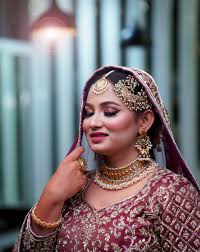 Bridal look done by @manhabeautysalonacademy @manha_bridalstudio pic :  @mansur_photography