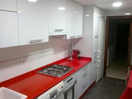 Venecianas en blanco y gris. Foto Cocina Roja Y Blanca De Hormigaz Reformas 1131518 Habitissimo