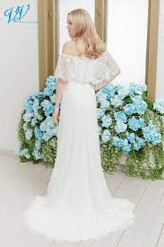 Langes brautkleid aus feiner spitze mit carmenkragen. Lillen Schones Ruckenloses Brautkleid Victoria Vincent