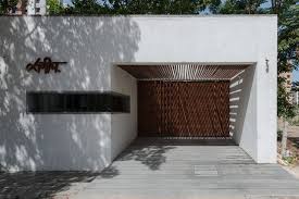 6 Best Materials For Compound Wall Gates Which color is greatest for main gate? 6 best materials for compound wall gates