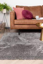 hoogpolig vloerkleed glazy licht grijs luxueus hotel gevoel vloerkleed modern interieur modern wonen
