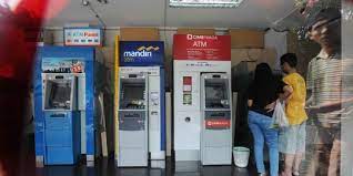 Mulai 1 juni, tarik tunai dan cek saldo bank bumn di atm link kena biaya. 4cnn6lyn05ij1m