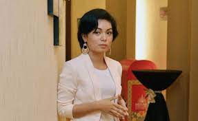 Potongan rambut pendek memiliki berbagai macam model dan disesuaikan dengan bentuk wajah. Nad Zainal Memohon Maaf Kepada Semua