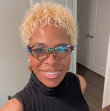 DEAD THINGS COME ALIVE This song along with my new record, KING OF HEARTS  drops FRIDAY!!! ♥️ Pre-save/pre-add now:  https://brandonlake.lnk.to/KingOfHeartsFA