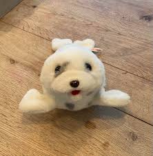 Sally Seal's Instagram, Twitter & Facebook