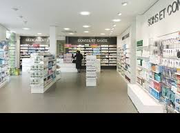Des Exemple D Agencements De Pharmacie Par Jbcc Pharmacie Design Agencement Pharmacie Pharmacie