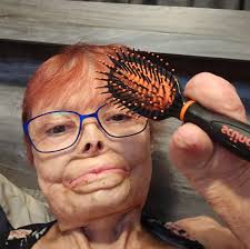 I was searching all over the place for my brush & Caleb brought it home  from his Dad's & Deb's place🙄 Apparently Barbara laid claim to it &  brought it home😂 I