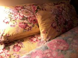 Ralph Lauren Sheets Lauren Ralph Lauren Sheets Pillowcases I Love This Old Ralph Lauren Pattern I Had These Sheets In Storage From When I Lived In Nyc And When I Mov Vintage Bed Beautiful Bedding Queen Size Bedding