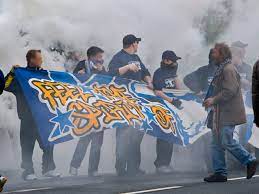 Erfolg und rivalität im sport werden nebensächlich, wenn es um die gesundheit geht. Vfb Oldenburg Fans In Meppen Foto Bild Sport Sportfans Motive Bilder Auf Fotocommunity