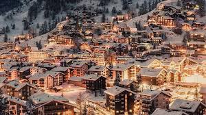 Switzerland's largest christmas market, montreux's marché de noel. 7 Of The Best Winter Christmas Destinations In The World
