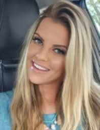 Lynn Lee's Instagram, Twitter & Facebook