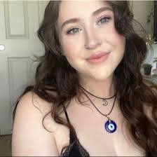 Isabella Dunham's Instagram, Twitter & Facebook