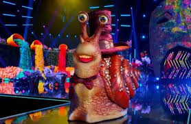 Snail was the first contestant eliminated in season 5. Snail The Masked Singer 2021 You Make My Dreams Hall Oates Season 5 Premiere Startattle