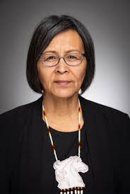 Gina Potts's Instagram, Twitter & Facebook