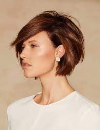 Nous pensons qu'il s'agit de l'une des coupes de cheveux courtes les plus polyvalentes pour les cheveux fins, car elle a la bonne longueur. 20 Coupes Pour Cheveux Fins Qui Rajeunissent Cheveux Legers Coupe Cheveux Fins Coupe De Cheveux