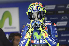 Rossi is known to be the best motorcycle racer of all this valentino rossi helmet is a rare piece of memorabilia signed personally by the racing legend. Valentino Rossi Der Doktor Ganz Privat