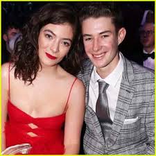 Check spelling or type a new query. Lorde Brings Younger Brother Angelo To Grammys 2018 2018 Grammys Grammys Jack Antonoff Lorde Just Jared Jr