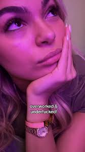 Molly Moss (@mollymossofficial)