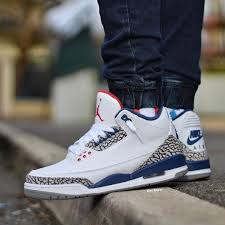Jordan 1 Mid Patent Black White Gold On Feet Ki2nen Air Jordans Air Jordan Sneakers Jordan 3 True Blue