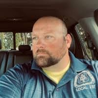 Daryl Waggoner's Instagram, Twitter & Facebook