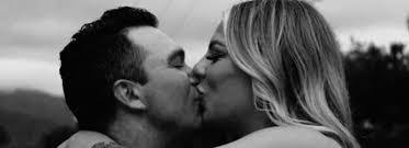 Nicole Pifer's Instagram, Twitter & Facebook