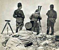 Mustafa kemal, büyük taarruz'a 1922 haziranında karar vermiş ve bu kararını yalnızca genelkurmay başkanı fevzi paşa, batı cephesi komutanı i̇smet. Buyuk Taarruz Ve Baskomutanlik Meydan Muharebesi 26 Agustos 9 Eylul 1922 Mustafa Kemal Ataturk Arkadaslar Bu Anadolu Zaferi Tarih Ar Fotograf Askeri Tarih