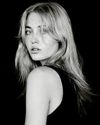 Faye Henderson's Instagram, Twitter & Facebook