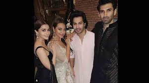 Sonakshi Sinha Poses With Kalank Co Stars Alia Bhatt Varun Dhawan Aditya Roy Kapur Pic Inside People News Zee News Aditya was last seen in ok jaanu. sonakshi sinha poses with kalank co