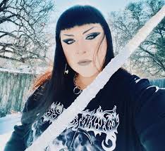 Everyone wish the ice queen herself, our bassist @samxmob a big happy  birthday!