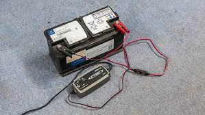 Es ist des­we­gen gut zu wis­sen, dass sie nor­ma­ler­wei­se vier bis fünf jah­ren dau­ern. Die Autobatterie Ist Leer Aber Warum