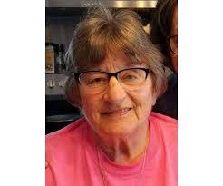 Ellen Butts's Instagram, Twitter & Facebook