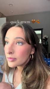 Quick #grwm with the cutest beeb! 🎃🤎🍂 #grwm #icedcoffee #fall #make...