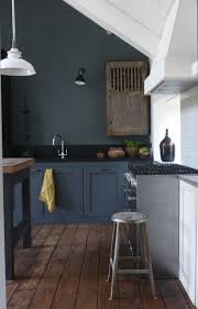 Cet article sur l'aménagement de la cuisine avec billot de cuisine ilot central comptoir de bar rangement en bois et zinc. Cuisine Rustique 23 Idees Inspirations Photos