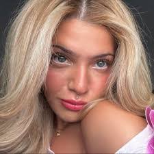 Victoria Black's Instagram, Twitter & Facebook